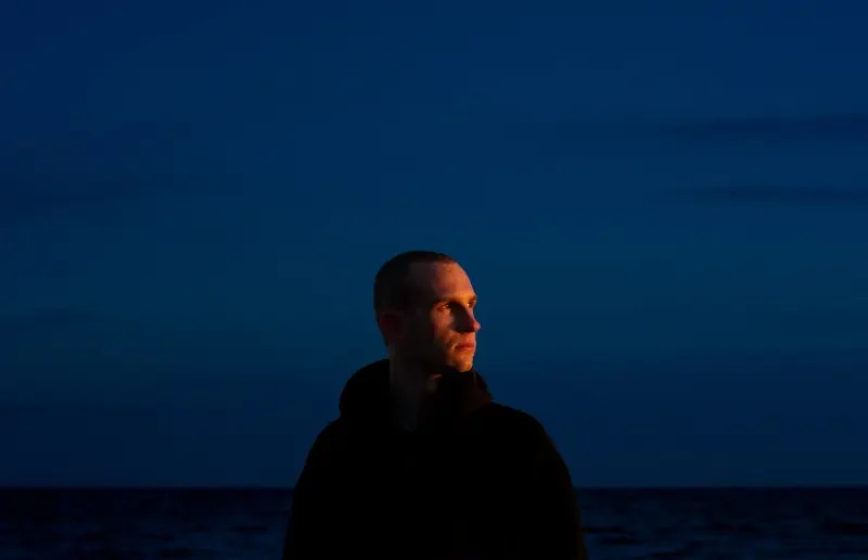 Medytacje gitarowe: bassic chill – wyjątkowy koncert relaksacyjny